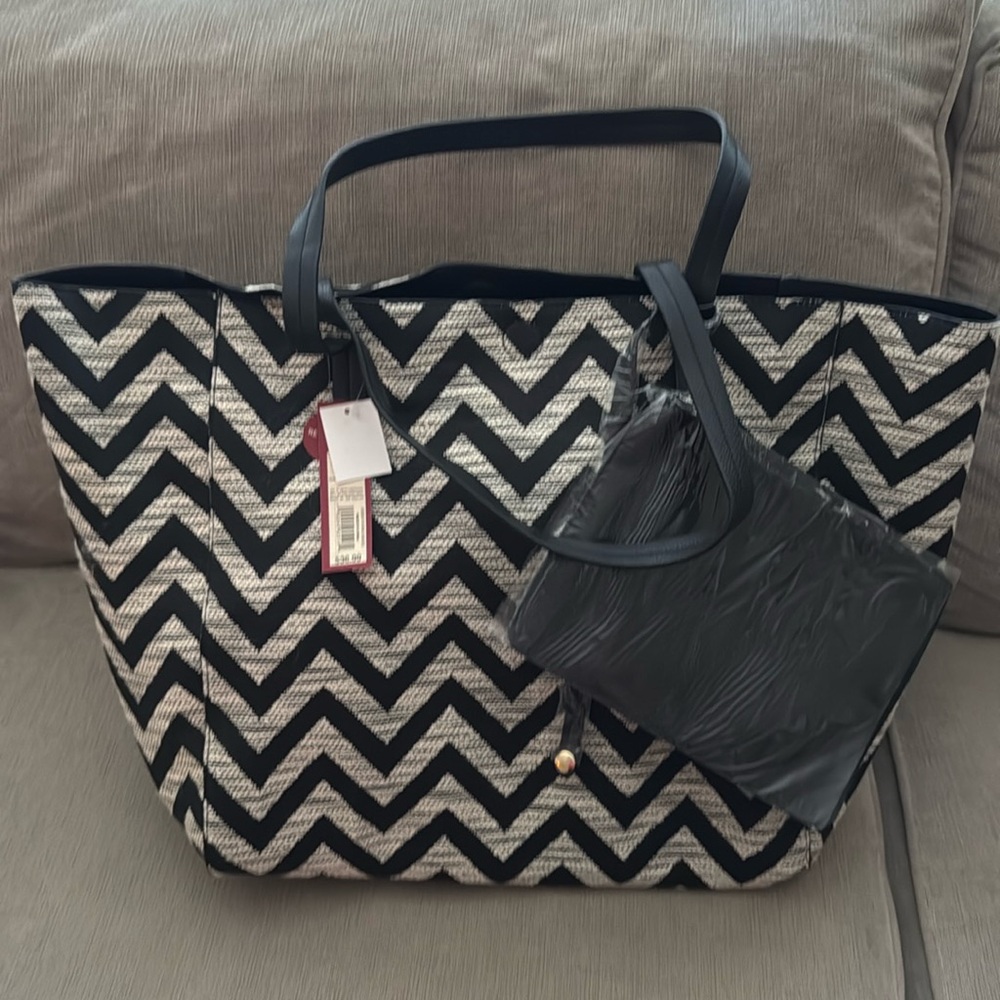 Chevron print tote bag with additional little bag.